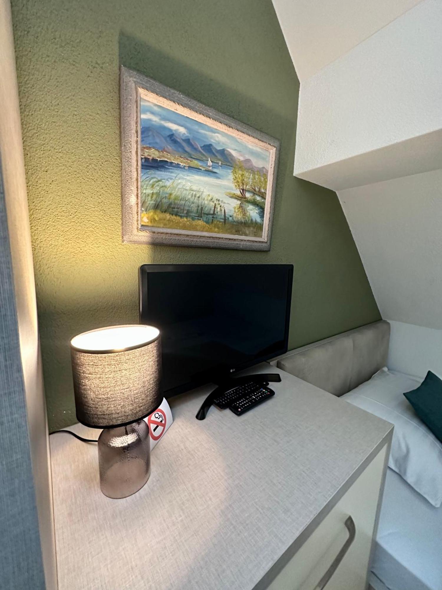 Welcome Hotel - Hellbuehl Self-Check-In Екстериор снимка
