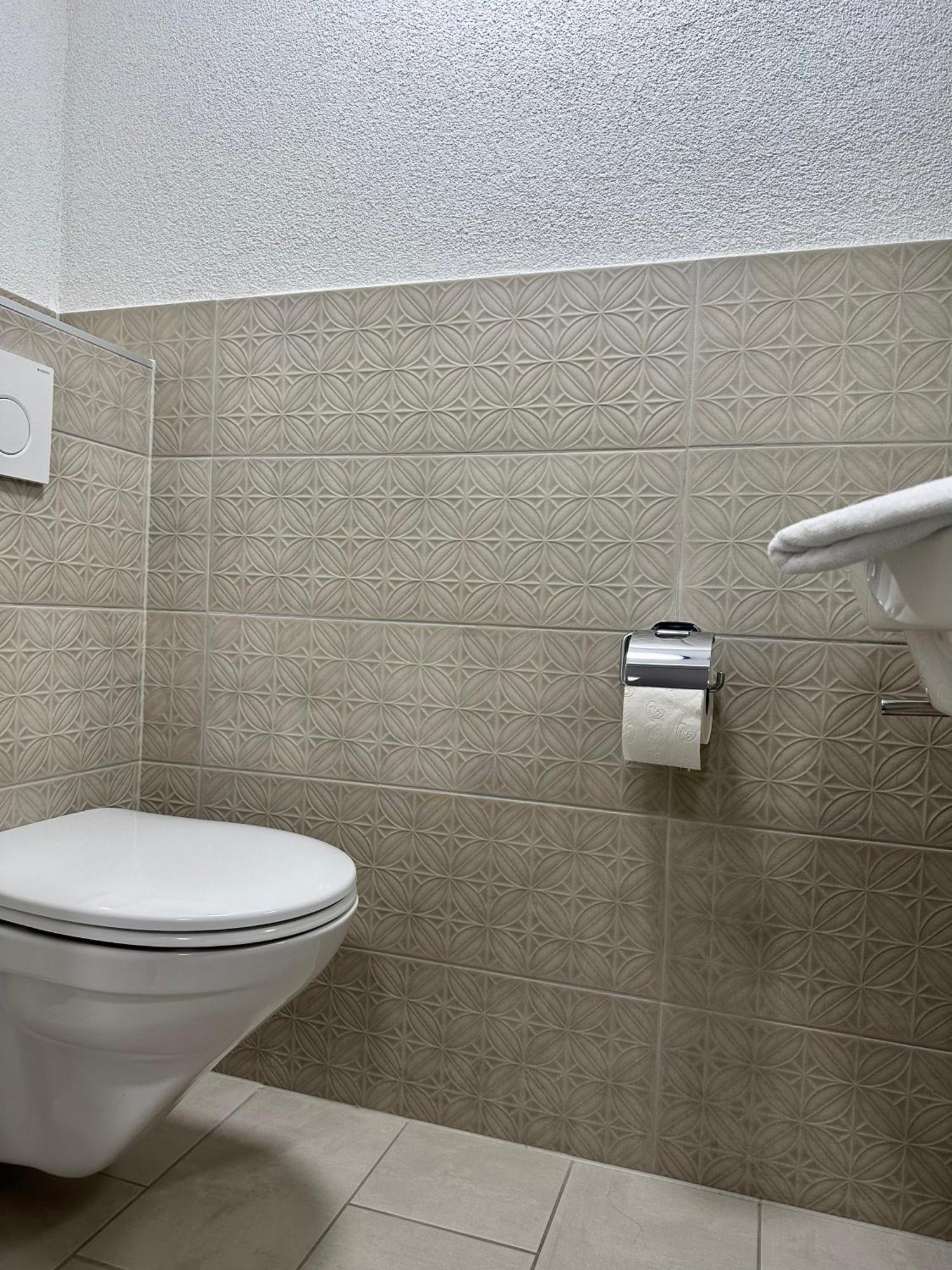 Welcome Hotel - Hellbuehl Self-Check-In Екстериор снимка